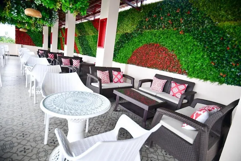Hotel Aviral Ganga A Unit Of Amritaam Wellness Varanasi Índia