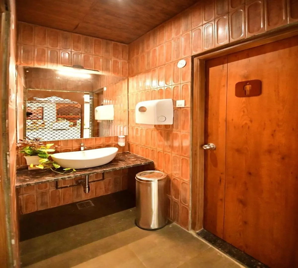 ****  Hotel Aviral Ganga A Unit Of Amritaam Wellness Varanasi Índia