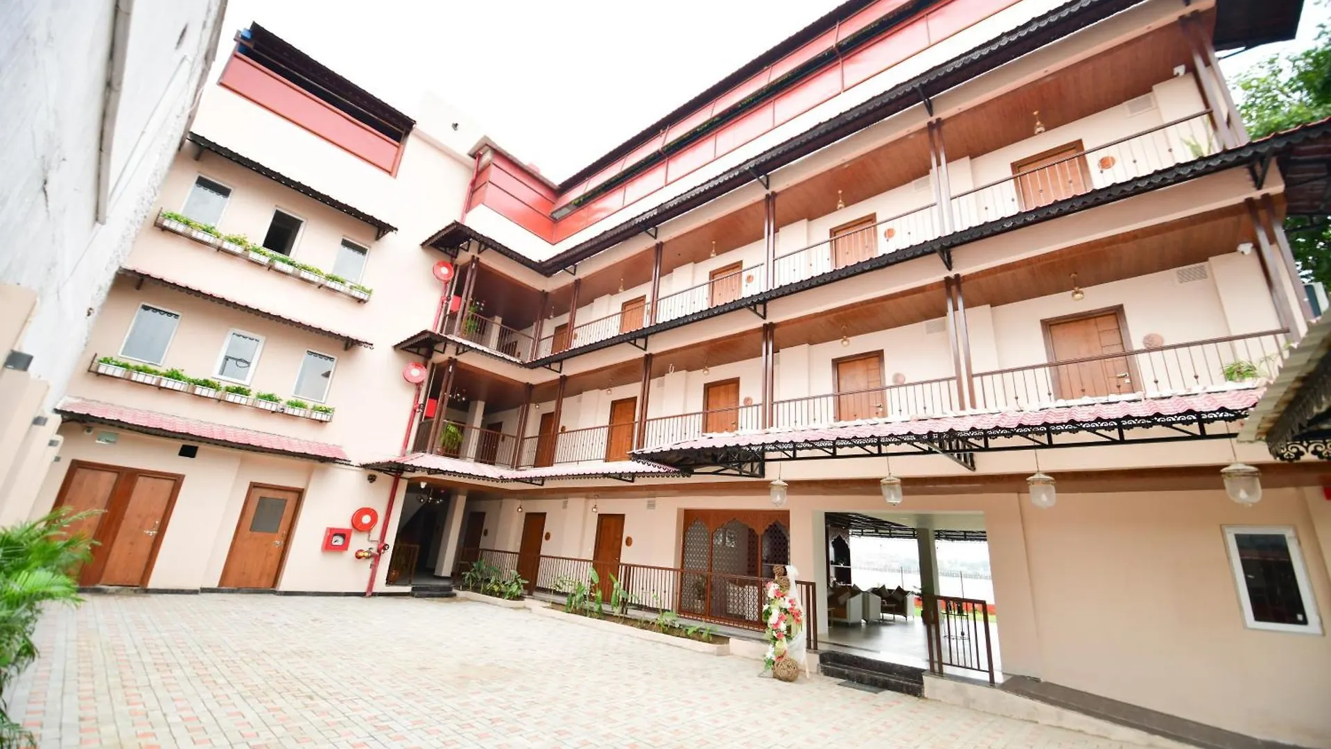 Hotel Aviral Ganga A Unit Of Amritaam Wellness Varanasi