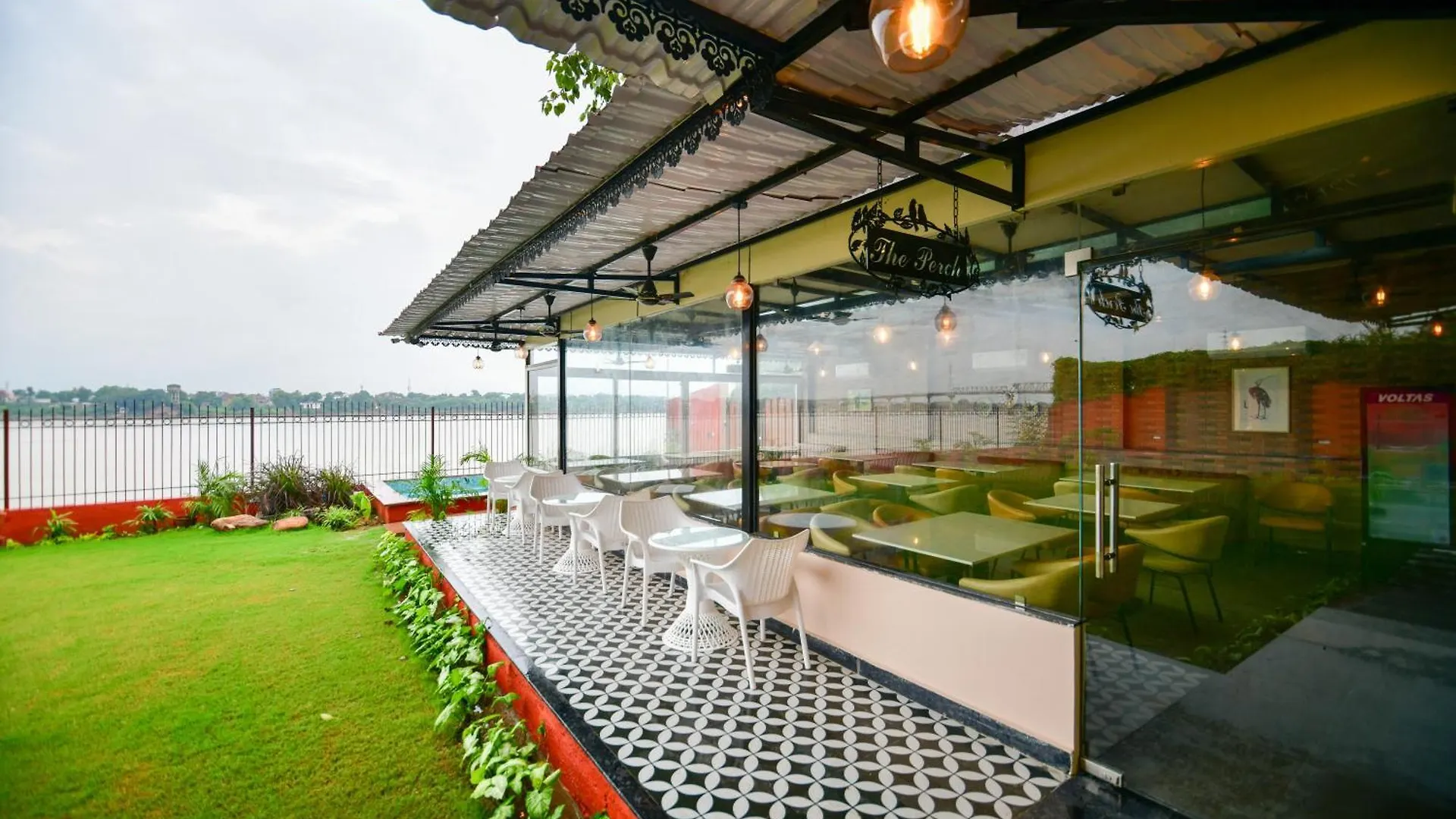 Hotel Aviral Ganga A Unit Of Amritaam Wellness Varanasi