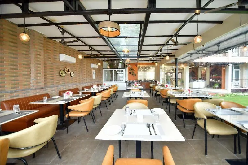 Hotel Aviral Ganga A Unit Of Amritaam Wellness Waranasi 4*,  Indie